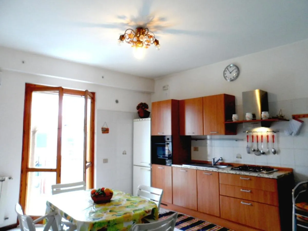 리포스토 Casa 1 Sole - Mare - Montagna E Terrazza Panoramica 아파트 0*,  이탈리아
