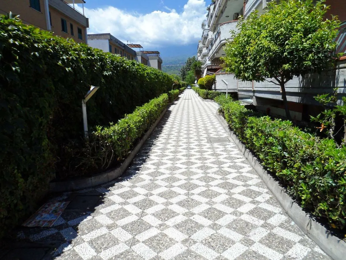 Casa 1 Sole - Mare - Montagna E Terrazza Panoramica Διαμέρισμα Riposto