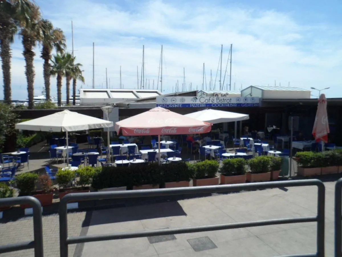 Casa 1 Sole - Mare - Montagna E Terrazza Panoramica Διαμέρισμα Riposto 0*,  Ιταλία