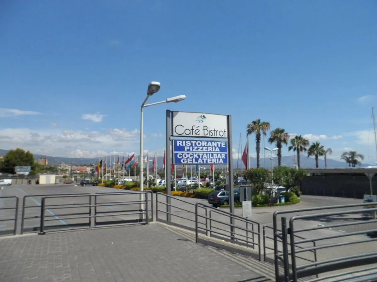 리포스토 Casa 1 Sole - Mare - Montagna E Terrazza Panoramica 아파트