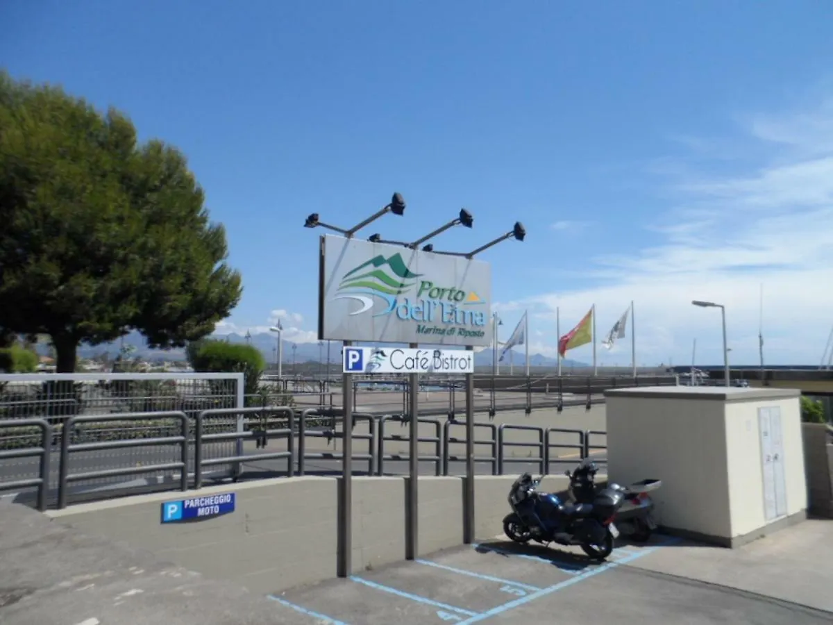 Casa 1 Sole - Mare - Montagna E Terrazza Panoramica Διαμέρισμα Riposto 0*,