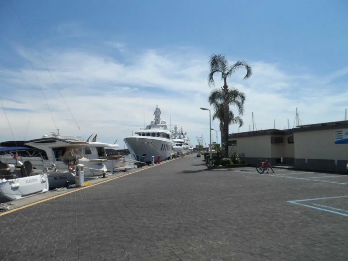 Casa 1 Sole - Mare - Montagna E Terrazza Panoramica Διαμέρισμα Riposto